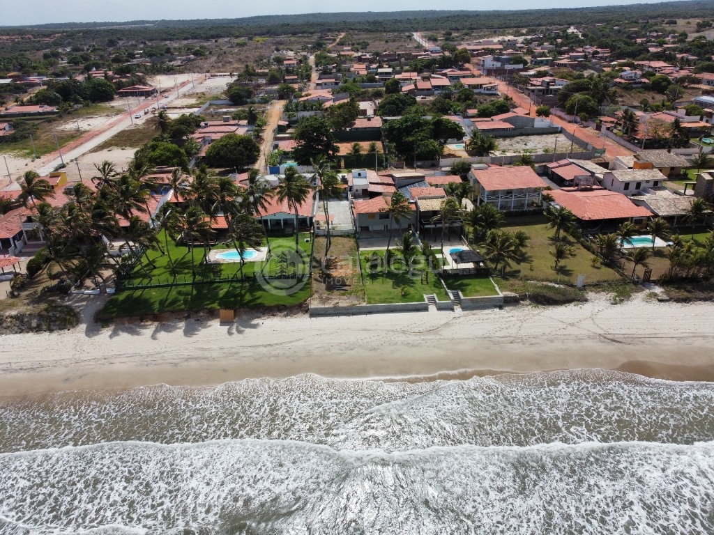 Casa com 4 dormitórios e 2 suítes na praia de muriú
