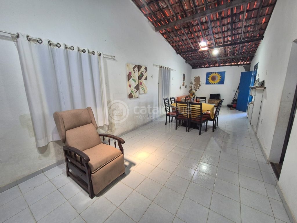 Casa com 4 Dormitórios e 2 Suítes na Praia de Muriú