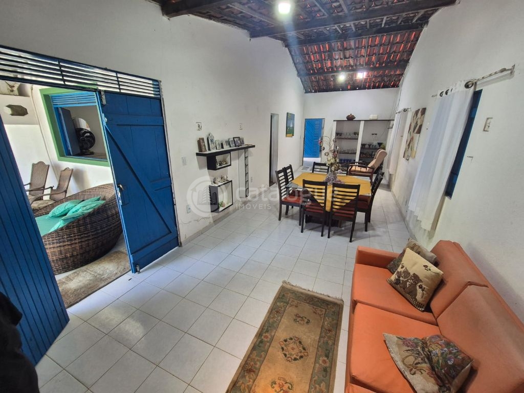 Casa com 4 Dormitórios e 2 Suítes na Praia de Muriú