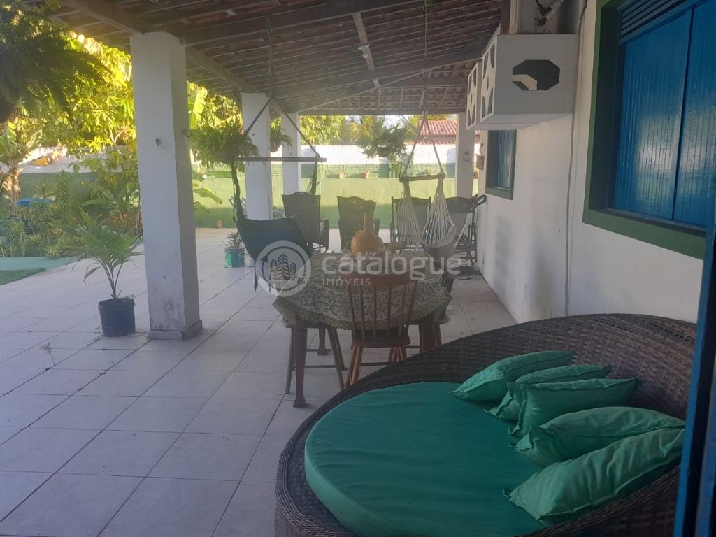 Casa com 4 Dormitórios e 2 Suítes na Praia de Muriú