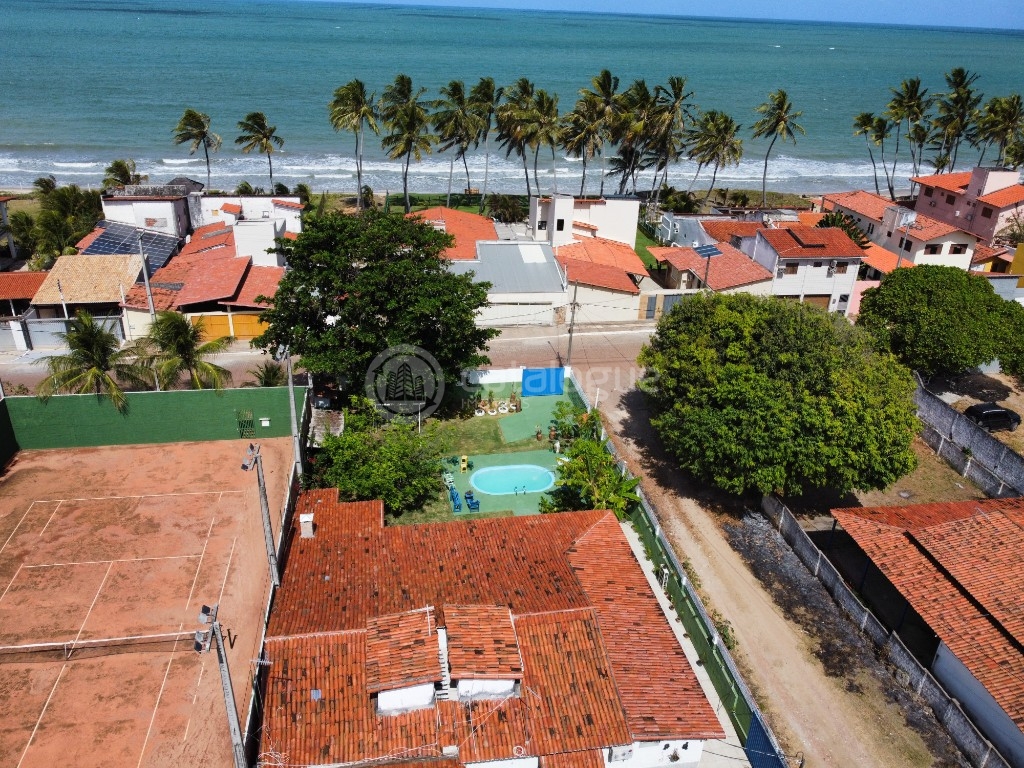 Casa com 4 dormitórios e 2 suítes na praia de muriú