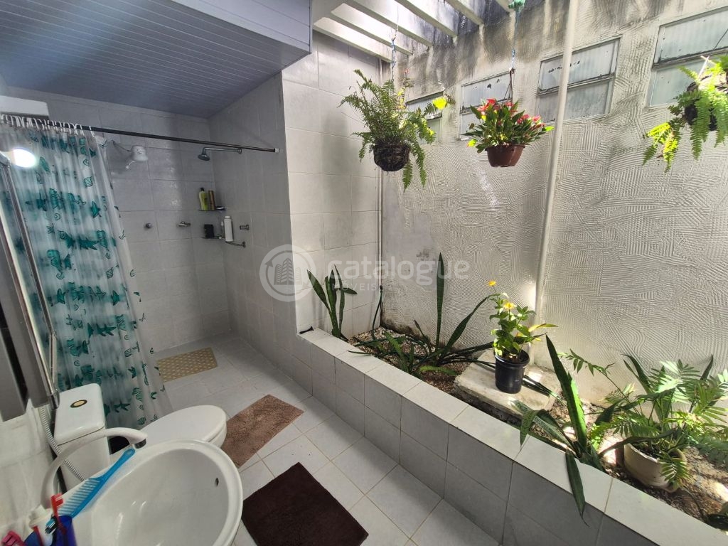 Casa com 4 Dormitórios e 2 Suítes na Praia de Muriú