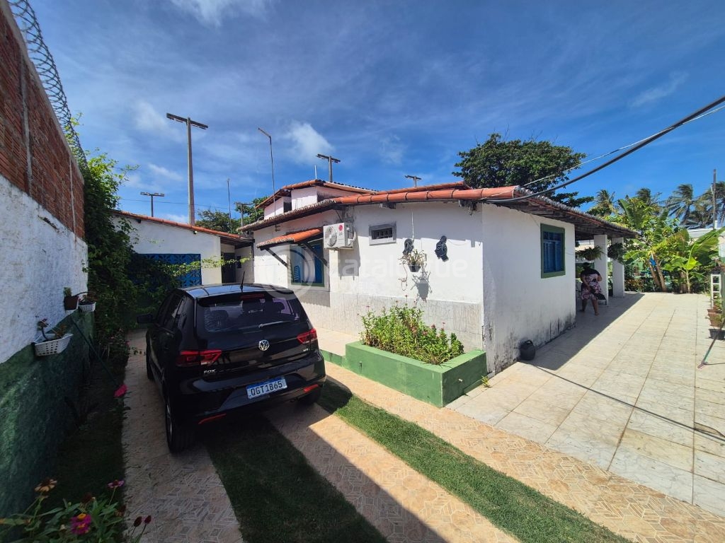 Casa com 4 Dormitórios e 2 Suítes na Praia de Muriú