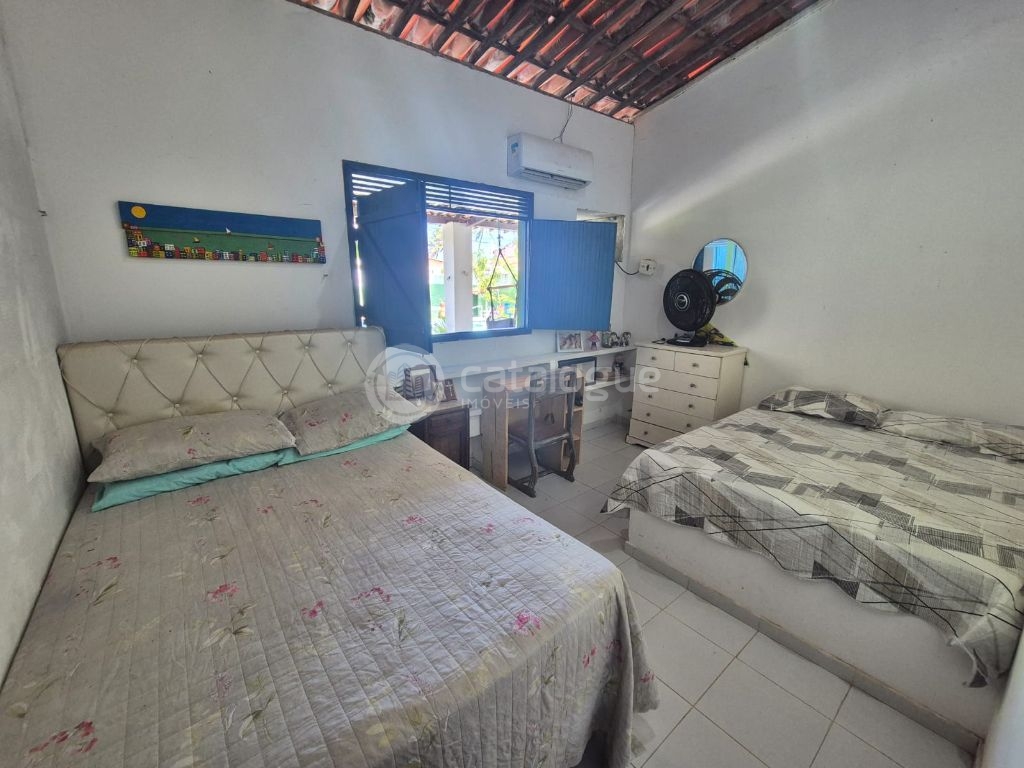 Casa com 4 Dormitórios e 2 Suítes na Praia de Muriú