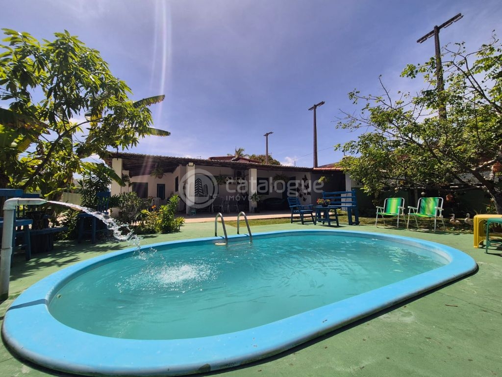 Casa com 4 dormitórios e 2 suítes na praia de muriú