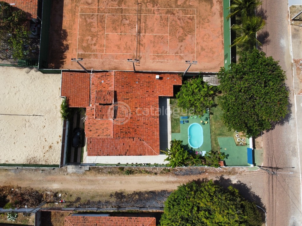 Casa com 4 dormitórios e 2 suítes na praia de muriú