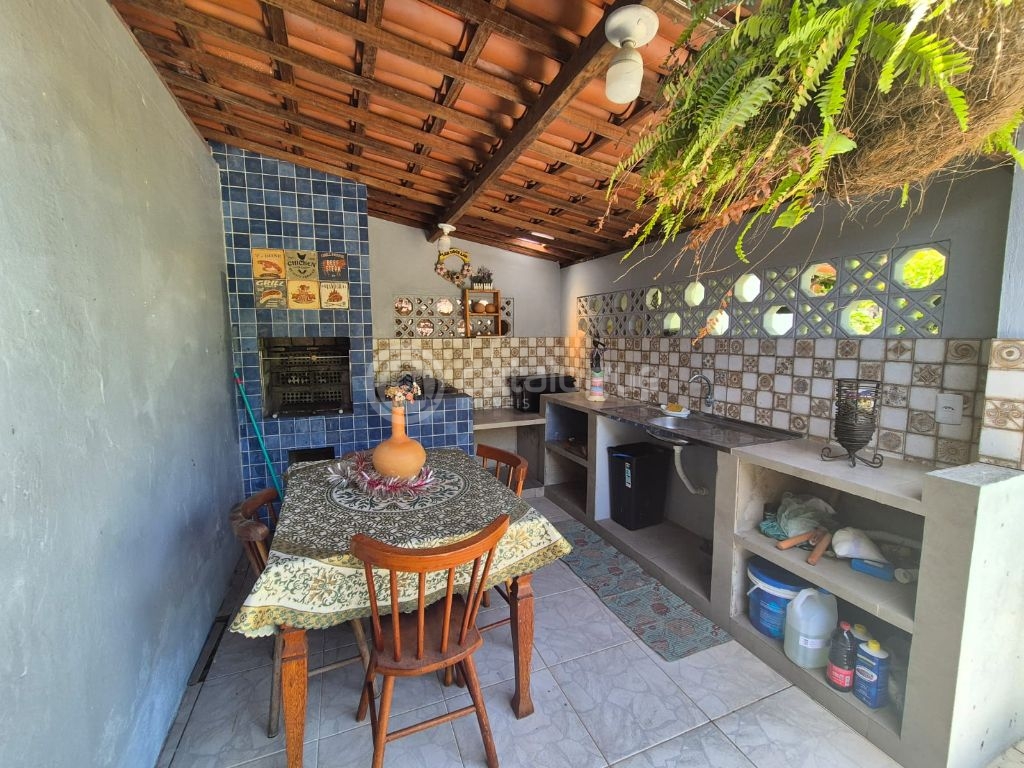 Casa com 4 dormitórios e 2 suítes na praia de muriú
