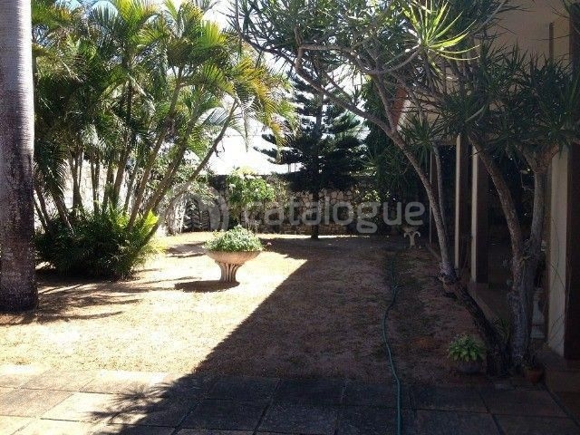 Casa com 850 m2 de área construída e com terreno de 1.500 m2