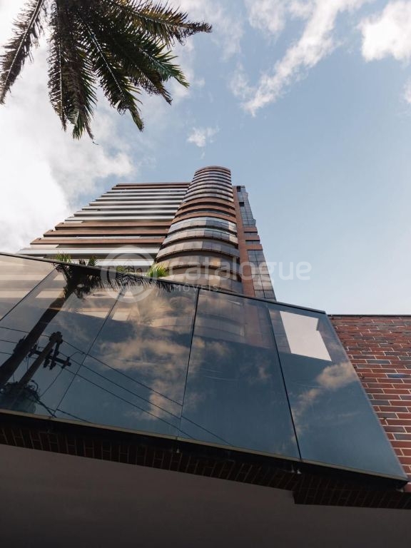Apartamento luxuoso com 5 dormitórios em areia preta
