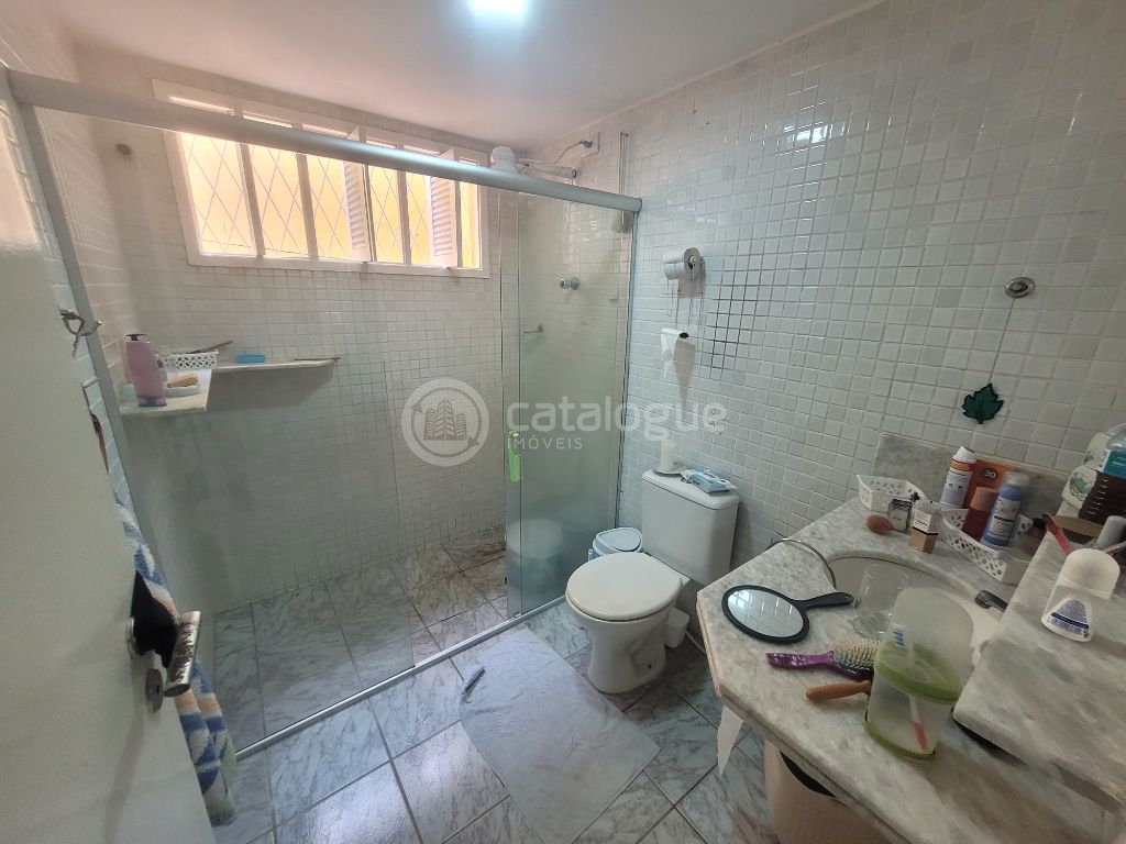 Casa Padrão à Venda em Lagoa Nova, Natal - 4 Dormitórios