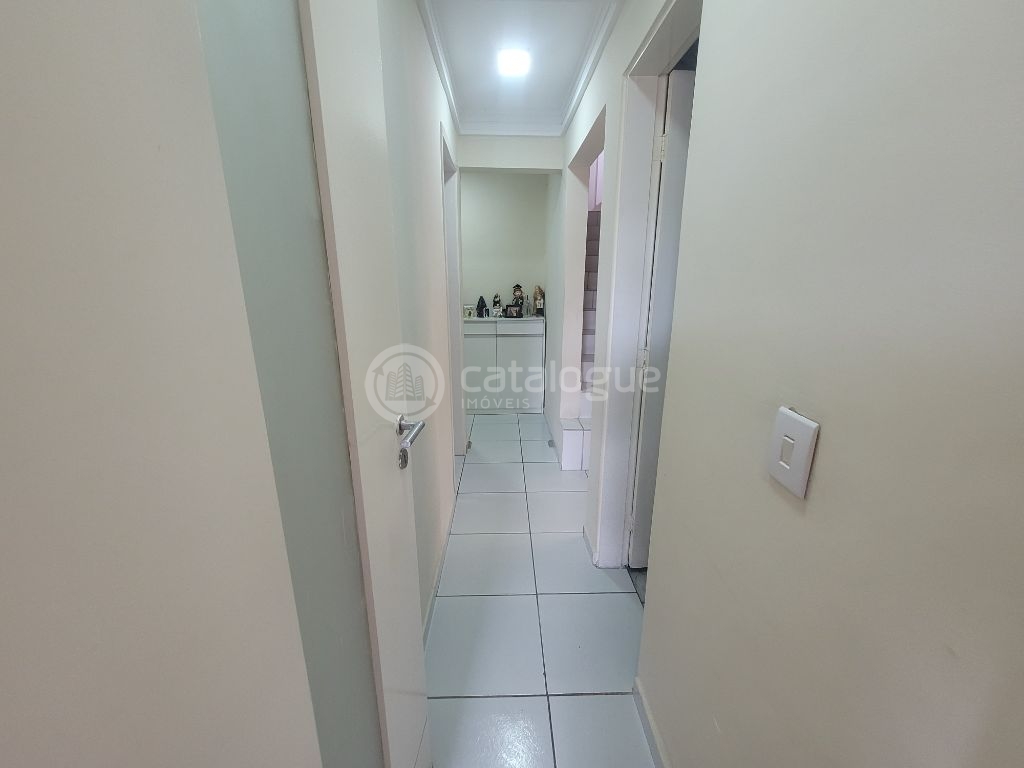 Casa Padrão à Venda em Lagoa Nova, Natal - 4 Dormitórios
