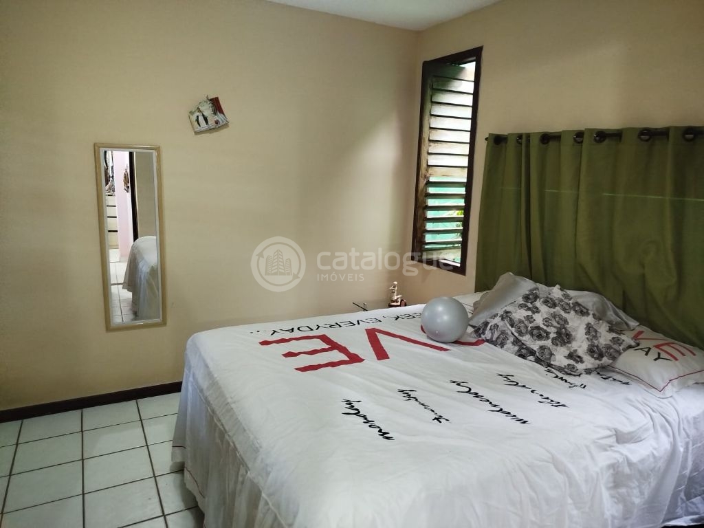Terreno amplo co 2 casas em ponta negra
