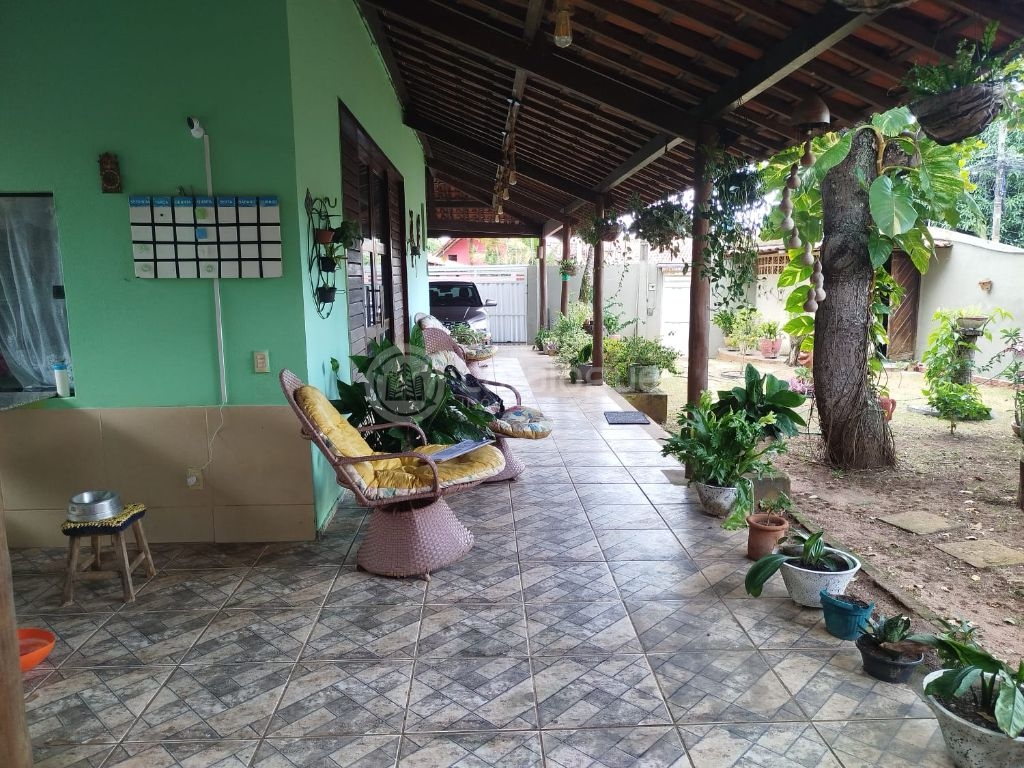 Terreno amplo co 2 casas em ponta negra