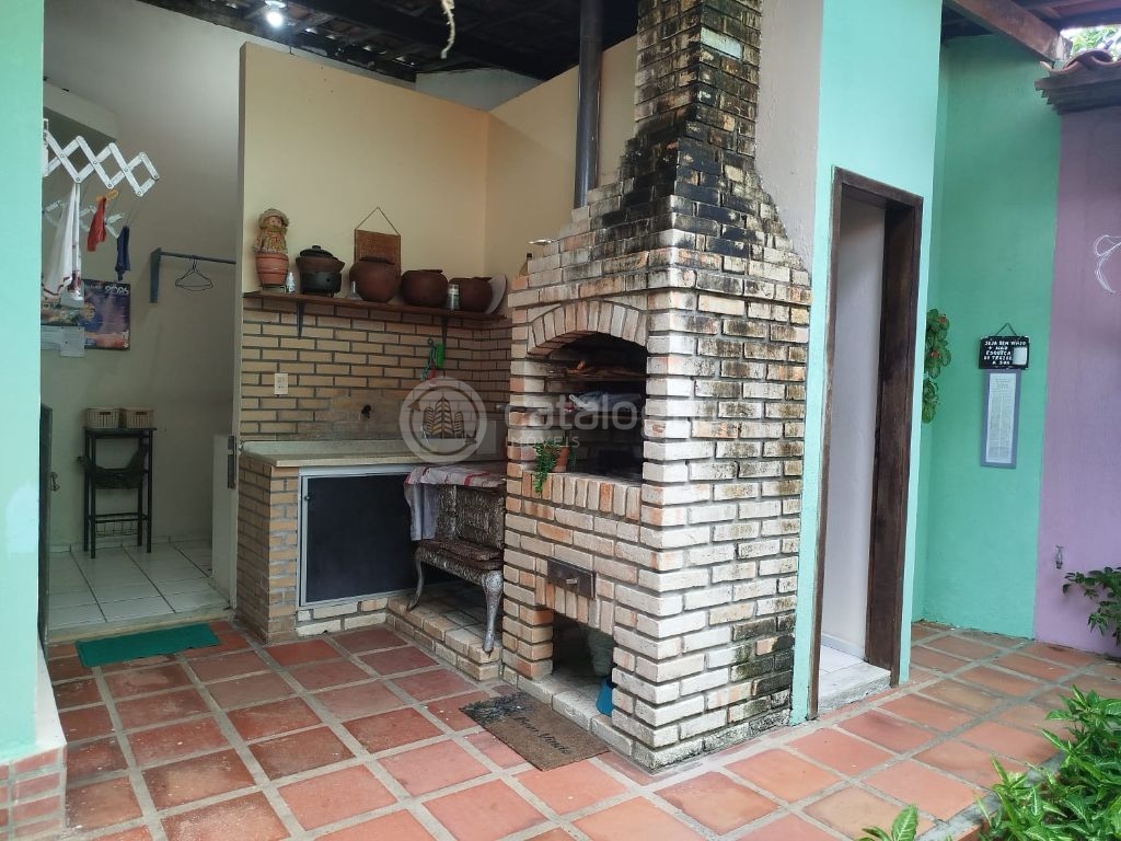 Terreno amplo co 2 casas em ponta negra
