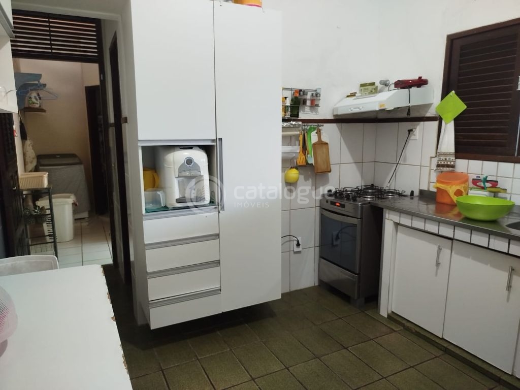 Terreno amplo co 2 casas em ponta negra