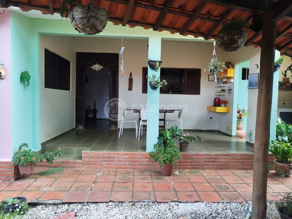 Terreno amplo co 2 casas em ponta negra