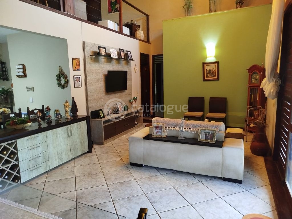 Terreno amplo co 2 casas em ponta negra