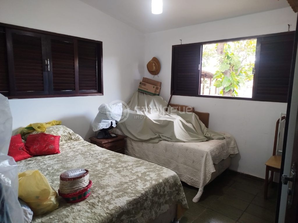 Terreno amplo co 2 casas em ponta negra