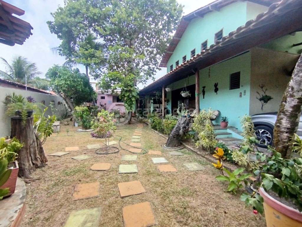 Terreno amplo co 2 casas em ponta negra