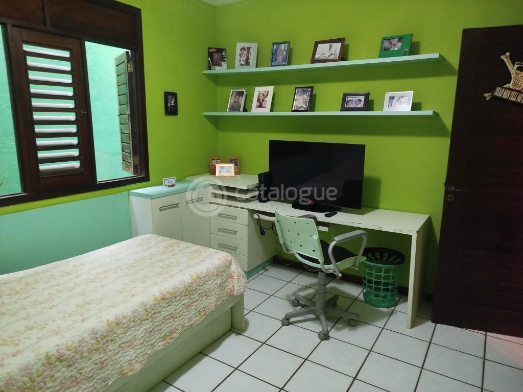 Terreno amplo co 2 casas em ponta negra