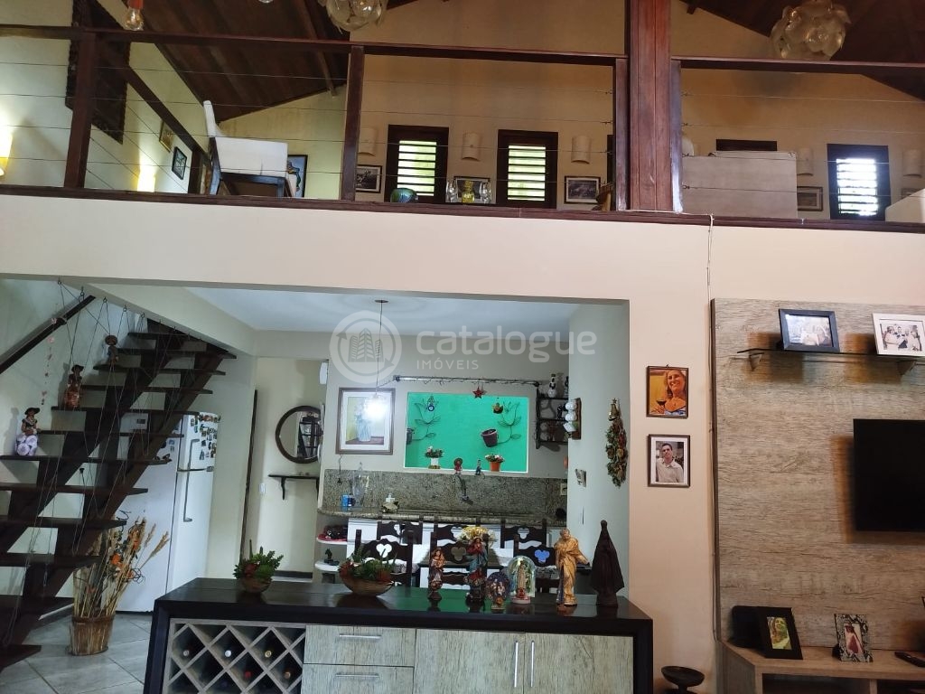 Terreno amplo co 2 casas em ponta negra