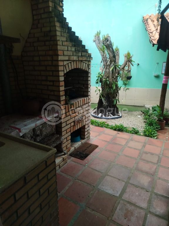 Terreno amplo co 2 casas em ponta negra