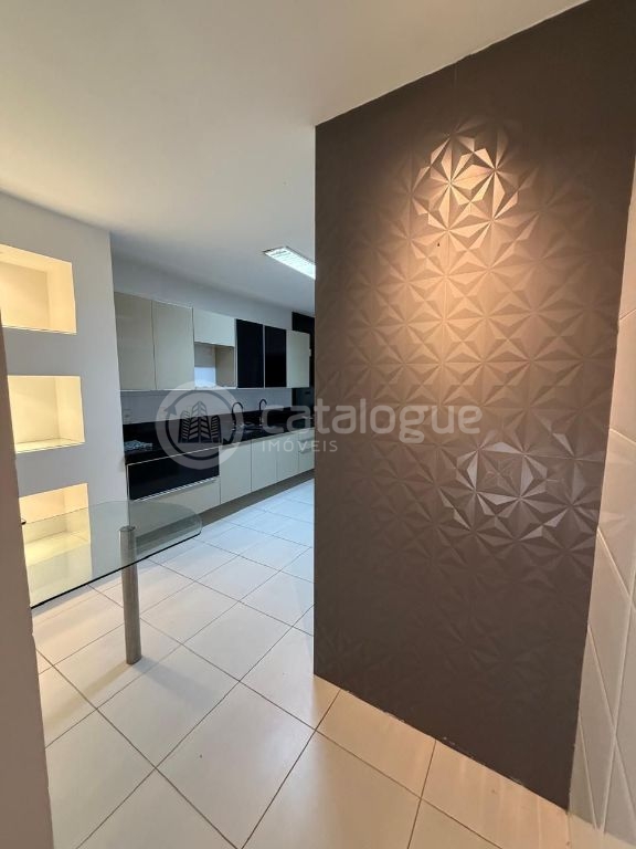 Vende – bela casa duplex no bosque das palmeiras