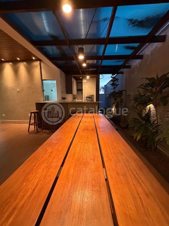 Vende – bela casa duplex no bosque das palmeiras
