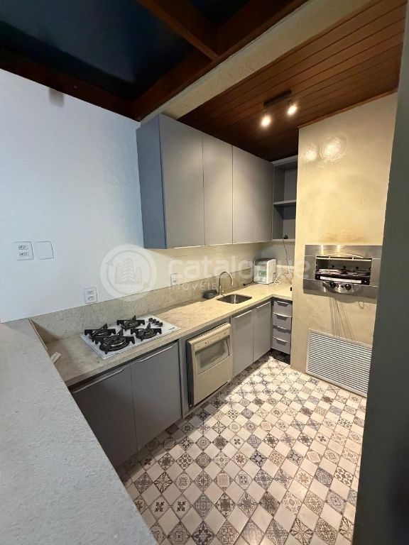 Vende – bela casa duplex no bosque das palmeiras