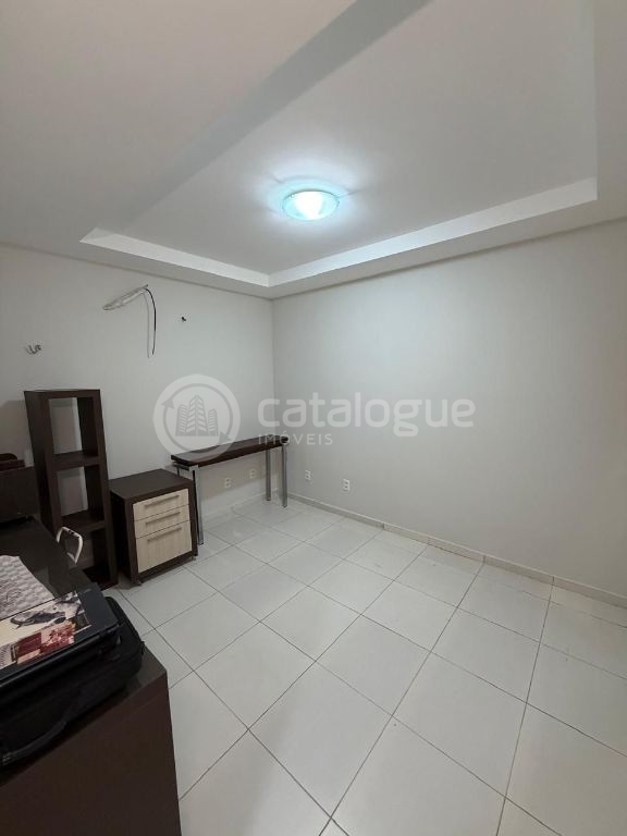 Vende – bela casa duplex no bosque das palmeiras