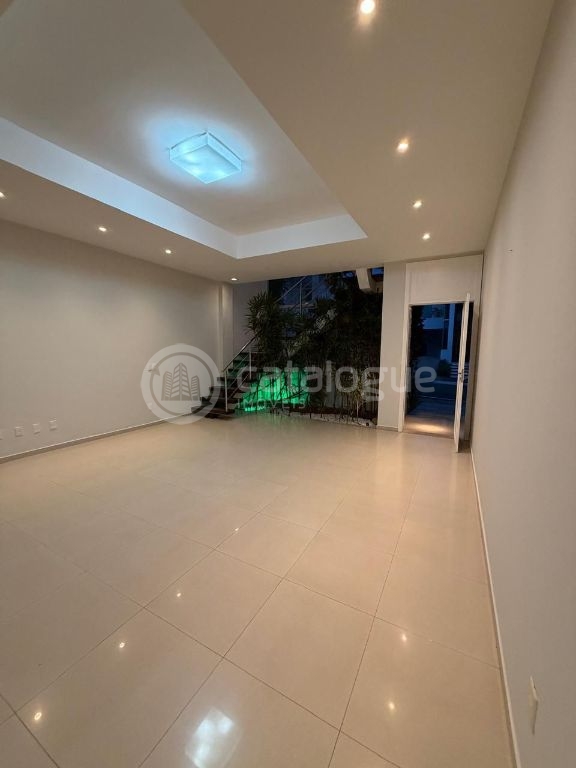 Vende – bela casa duplex no bosque das palmeiras