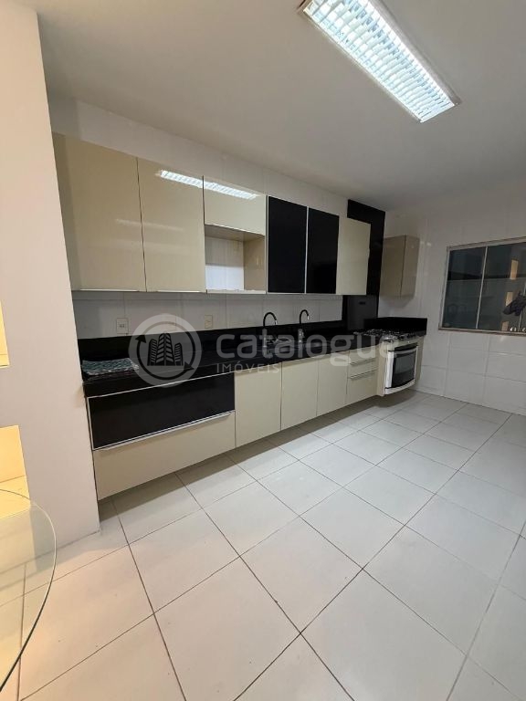 Vende – bela casa duplex no bosque das palmeiras