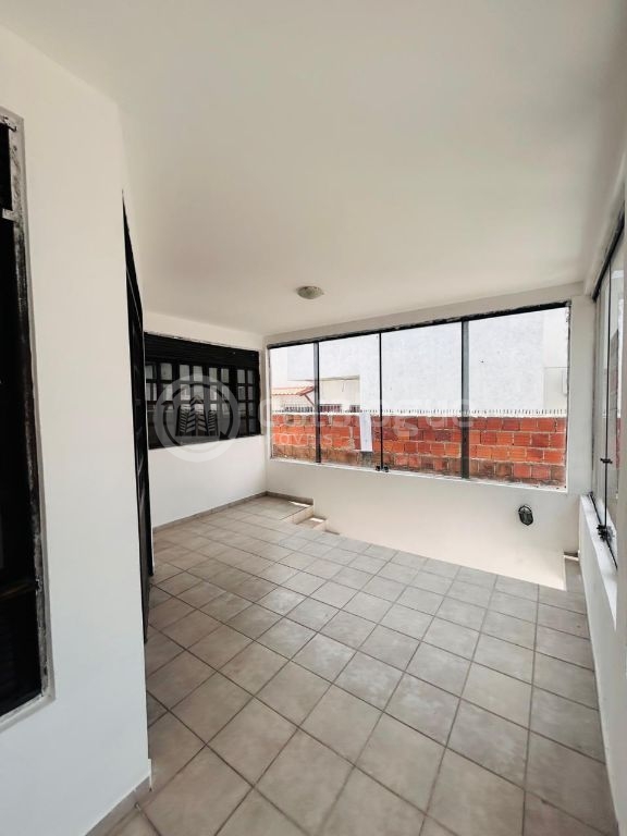 Excelente Casa em Lagoa Nova Localização Estratégica e Amplo Espaço!