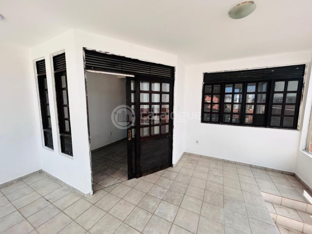 Excelente Casa em Lagoa Nova Localização Estratégica e Amplo Espaço!