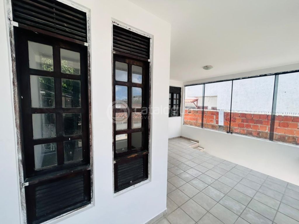 Excelente Casa em Lagoa Nova Localização Estratégica e Amplo Espaço!