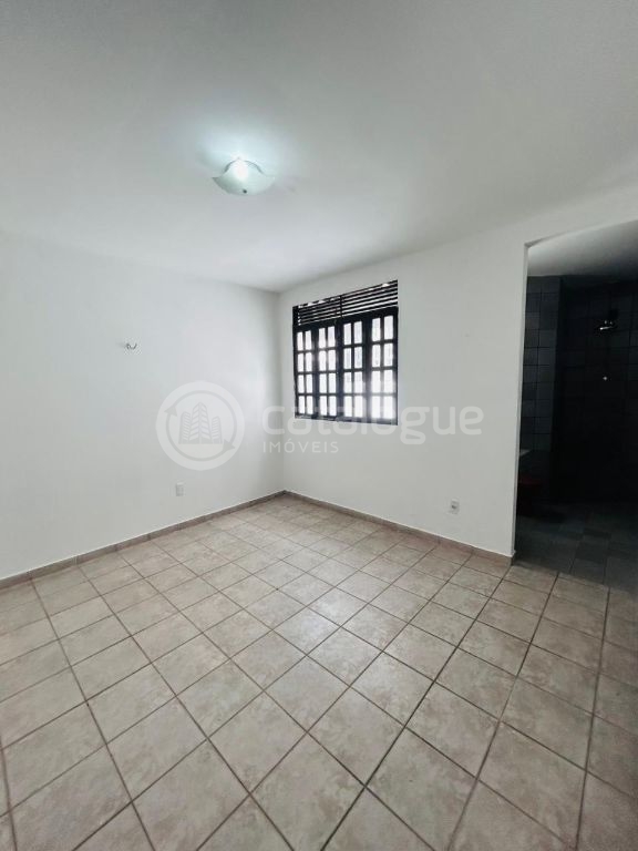 Excelente Casa em Lagoa Nova Localização Estratégica e Amplo Espaço!