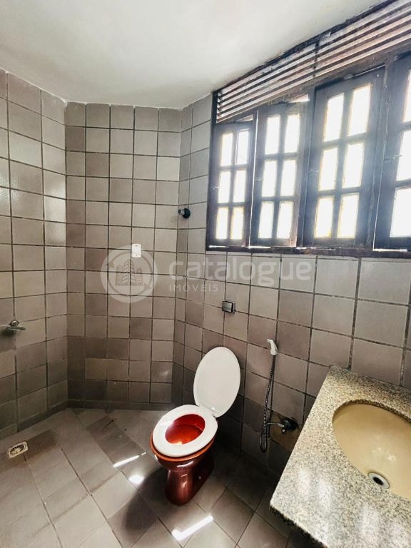 Excelente Casa em Lagoa Nova Localização Estratégica e Amplo Espaço!