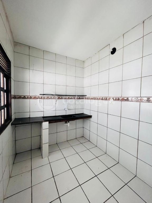 Excelente Casa em Lagoa Nova Localização Estratégica e Amplo Espaço!