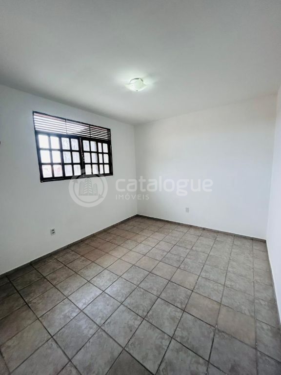 Excelente Casa em Lagoa Nova Localização Estratégica e Amplo Espaço!