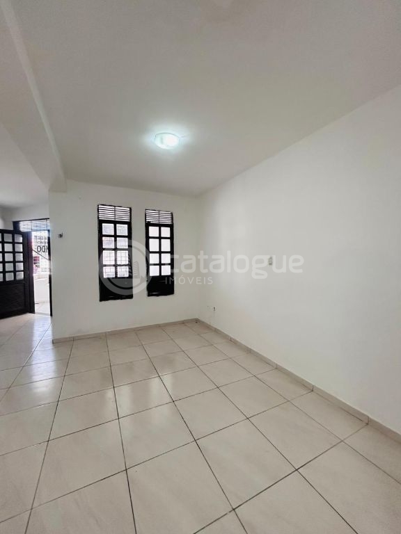 Excelente Casa em Lagoa Nova Localização Estratégica e Amplo Espaço!