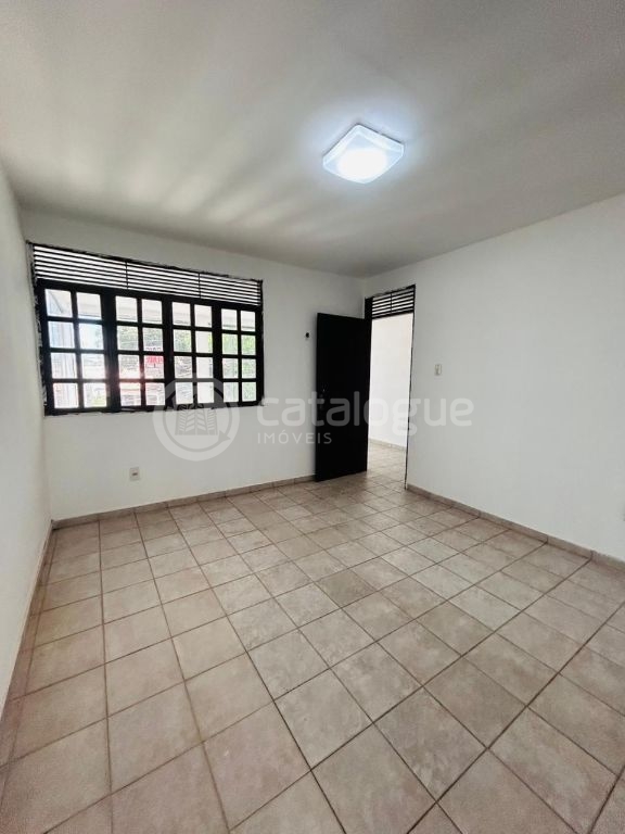 Excelente Casa em Lagoa Nova Localização Estratégica e Amplo Espaço!