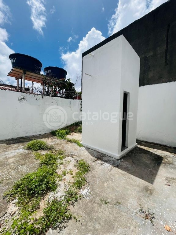 Excelente Casa em Lagoa Nova Localização Estratégica e Amplo Espaço!