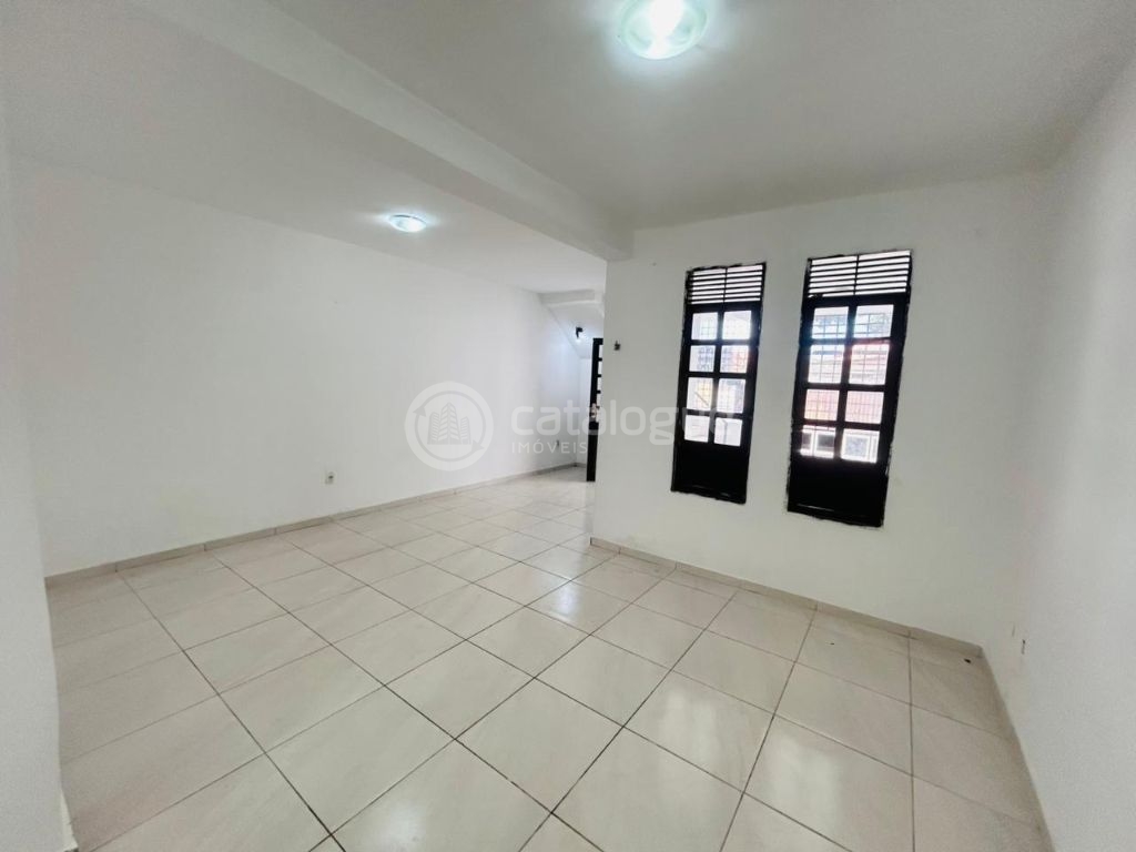 Excelente Casa em Lagoa Nova Localização Estratégica e Amplo Espaço!