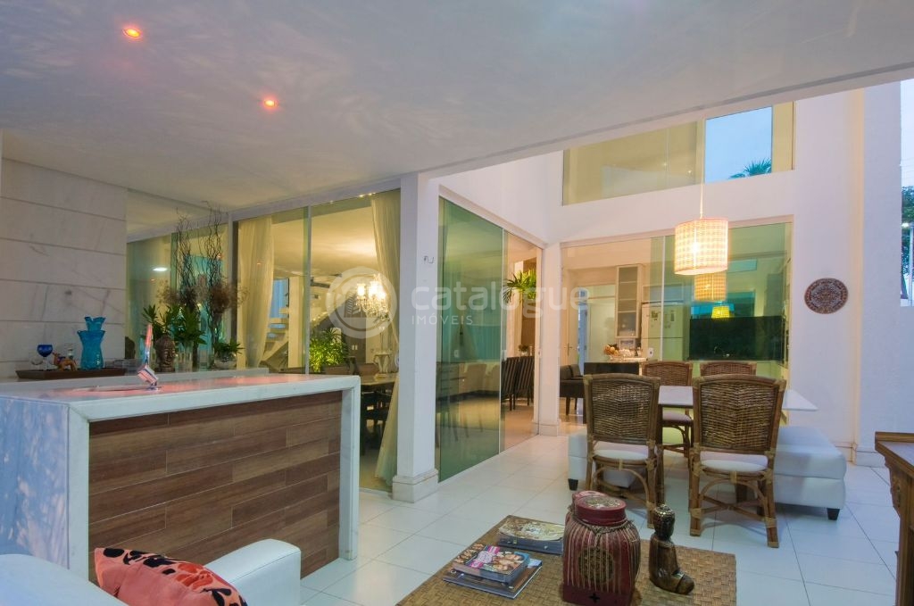 Linda casa no cond. Padre monte com 5 suites