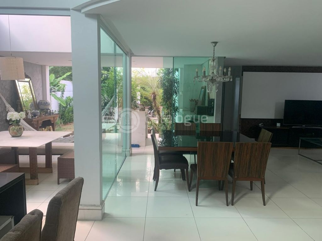Linda casa no cond. Padre monte com 5 suites