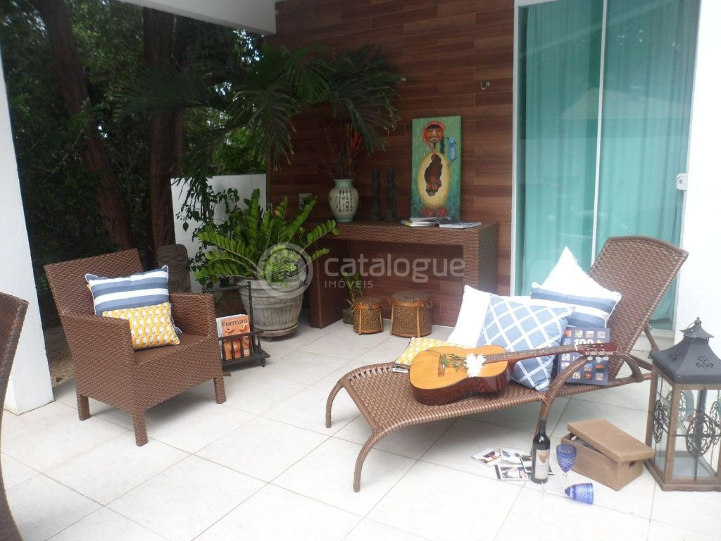 Linda Casa no Cond. Padre Monte com 5 suites