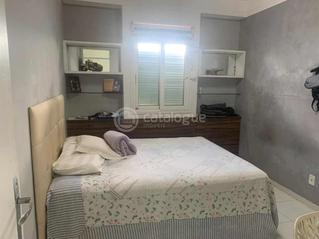 Linda Casa no Cond. Padre Monte com 5 suites