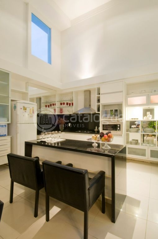 Linda casa no cond. Padre monte com 5 suites