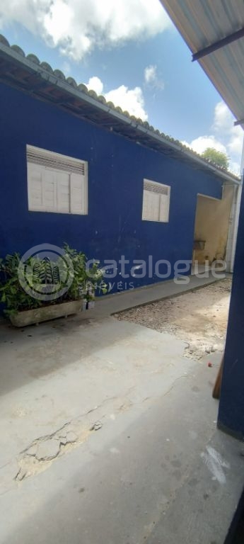 Aluga se galpão com 270 metros em uma das avenidas principai