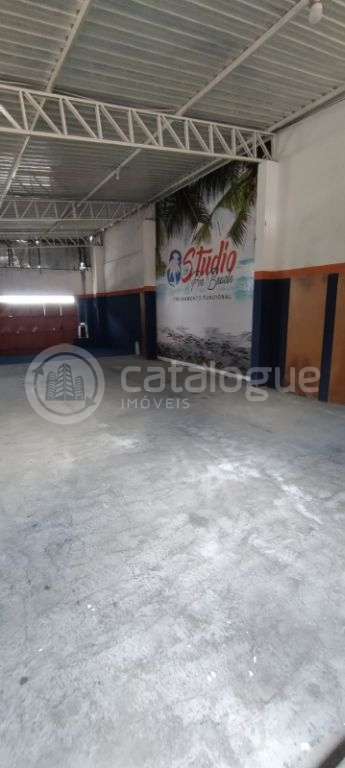 Aluga se galpão com 270 metros em uma das avenidas principai